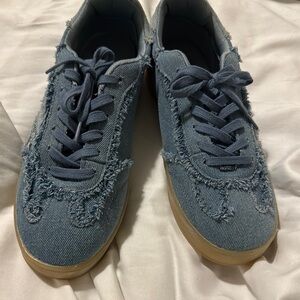 Zodiac Denim sneakers. Fairly new condition Sz 9